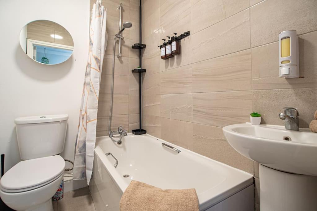 Watford Central Serviced Apartments Екстериор снимка