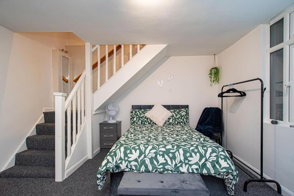Watford Central Serviced Apartments Екстериор снимка