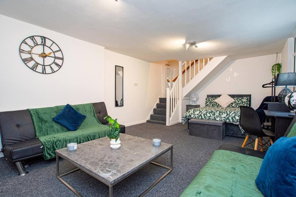 Watford Central Serviced Apartments Екстериор снимка